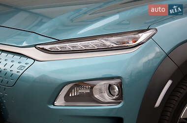 Внедорожник / Кроссовер Hyundai Kona Electric 2020 в 