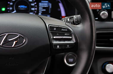 Внедорожник / Кроссовер Hyundai Kona Electric 2020 в 