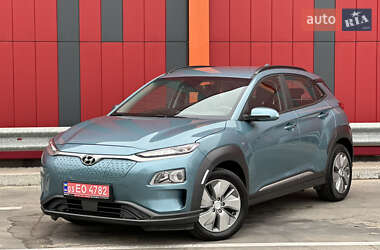 Внедорожник / Кроссовер Hyundai Kona Electric 2021 в 