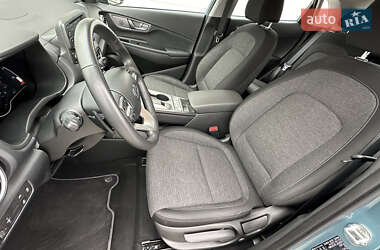 Внедорожник / Кроссовер Hyundai Kona Electric 2021 в 