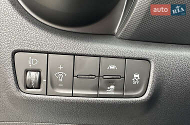 Внедорожник / Кроссовер Hyundai Kona Electric 2021 в 