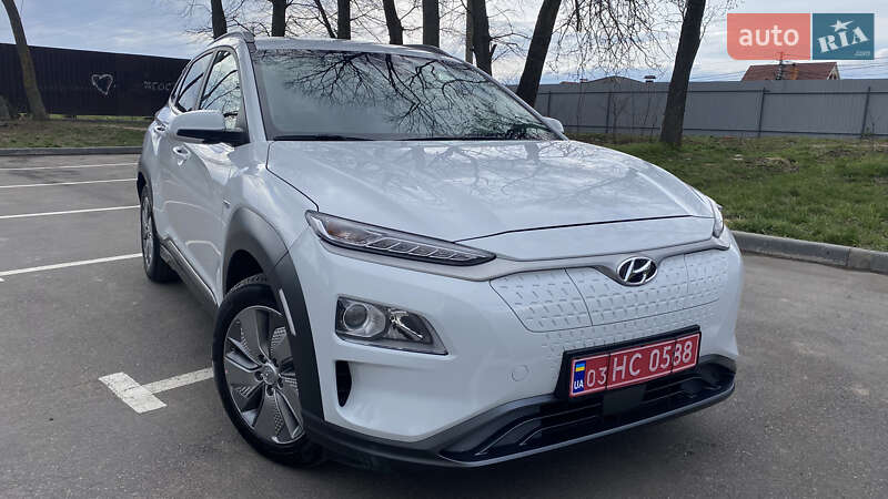 Внедорожник / Кроссовер Hyundai Kona Electric 2020 в 
