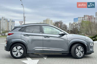 Внедорожник / Кроссовер Hyundai Kona Electric 2020 в 