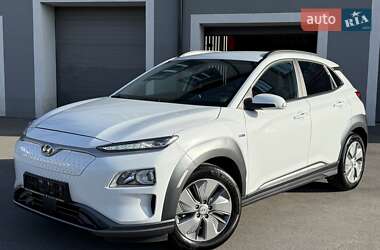 Позашляховик / Кросовер Hyundai Kona Electric 2020 в 
