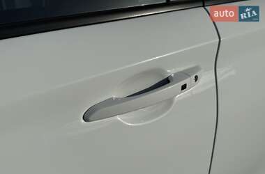 Позашляховик / Кросовер Hyundai Kona Electric 2020 в 