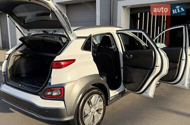 Позашляховик / Кросовер Hyundai Kona Electric 2020 в 