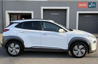 Позашляховик / Кросовер Hyundai Kona Electric 2020 в 