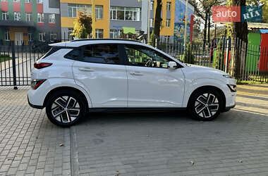 Внедорожник / Кроссовер Hyundai Kona Electric 2020 в 