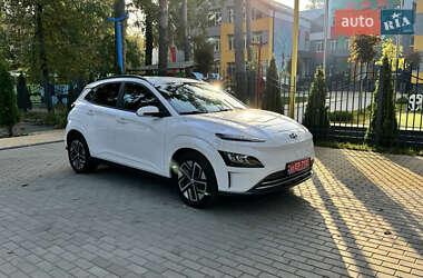 Внедорожник / Кроссовер Hyundai Kona Electric 2020 в 