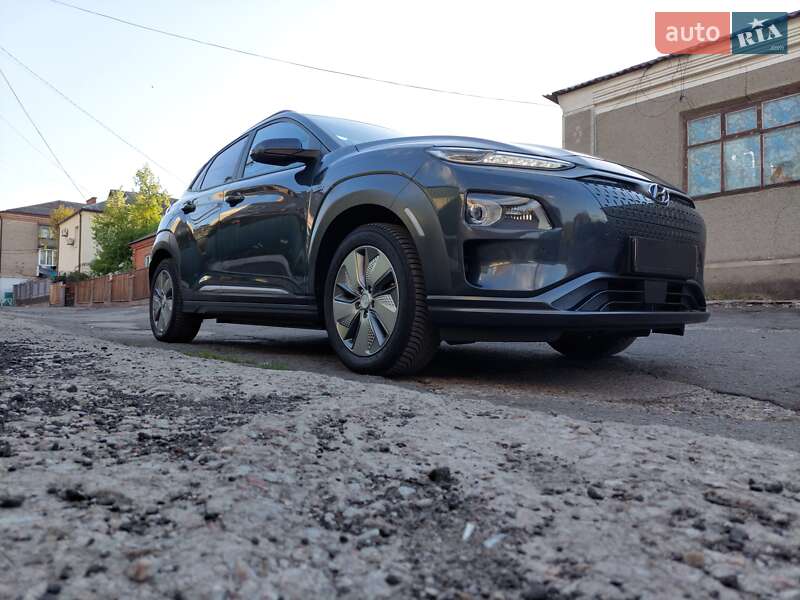 Внедорожник / Кроссовер Hyundai Kona Electric 2019 в Первомайске