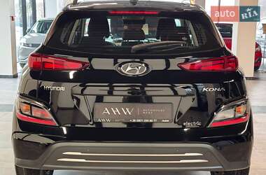 Внедорожник / Кроссовер Hyundai Kona Electric 2021 в 