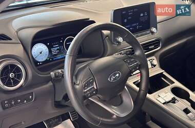 Внедорожник / Кроссовер Hyundai Kona Electric 2021 в 
