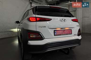 Позашляховик / Кросовер Hyundai Kona Electric 2020 в 