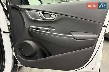Позашляховик / Кросовер Hyundai Kona Electric 2020 в 