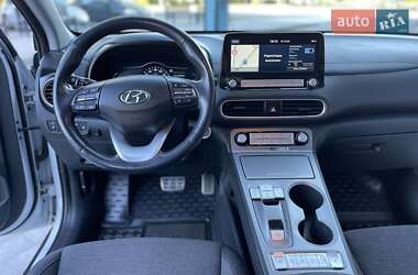 Позашляховик / Кросовер Hyundai Kona Electric 2020 в 
