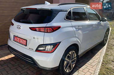 Внедорожник / Кроссовер Hyundai Kona Electric 2021 в 