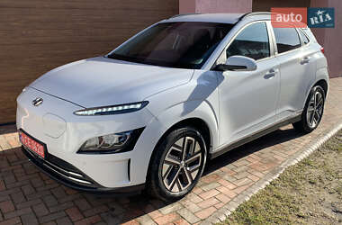 Внедорожник / Кроссовер Hyundai Kona Electric 2021 в 