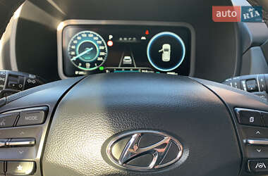 Внедорожник / Кроссовер Hyundai Kona Electric 2021 в 