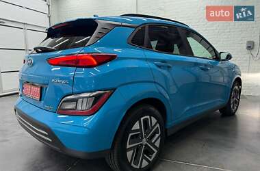 Позашляховик / Кросовер Hyundai Kona Electric 2021 в 