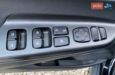 Внедорожник / Кроссовер Hyundai Kona Electric 2020 в 