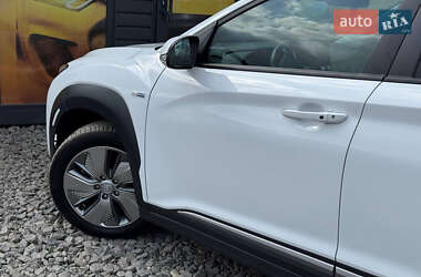Позашляховик / Кросовер Hyundai Kona Electric 2020 в 