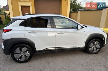 Внедорожник / Кроссовер Hyundai Kona Electric 2020 в 