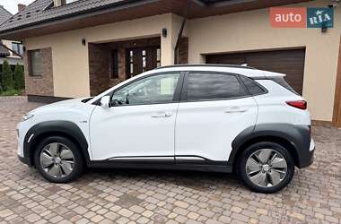 Позашляховик / Кросовер Hyundai Kona Electric 2019 в 