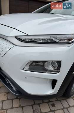 Позашляховик / Кросовер Hyundai Kona Electric 2019 в 