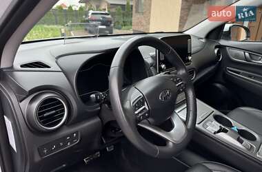 Позашляховик / Кросовер Hyundai Kona Electric 2019 в 