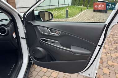 Позашляховик / Кросовер Hyundai Kona Electric 2019 в 