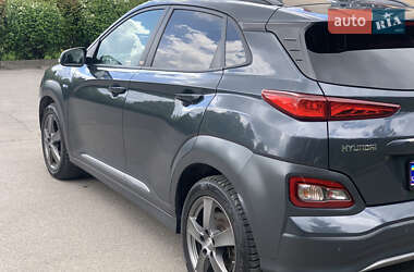 Внедорожник / Кроссовер Hyundai Kona Electric 2019 в 
