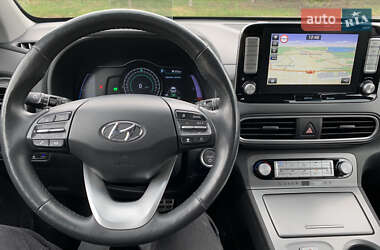 Внедорожник / Кроссовер Hyundai Kona Electric 2019 в 