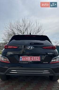 Позашляховик / Кросовер Hyundai Kona Electric 2021 в 
