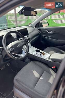 Позашляховик / Кросовер Hyundai Kona Electric 2021 в 