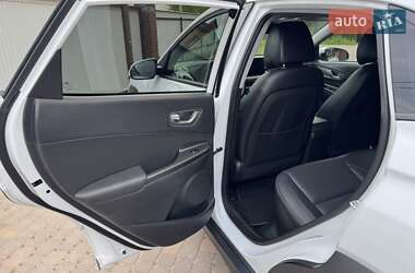 Внедорожник / Кроссовер Hyundai Kona Electric 2019 в 