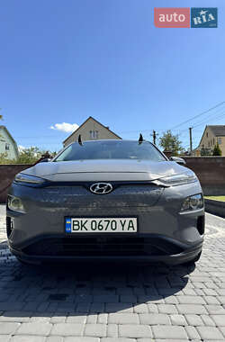 Внедорожник / Кроссовер Hyundai Kona Electric 2020 в 