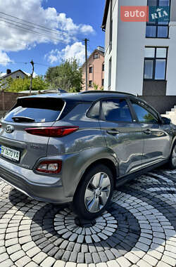 Внедорожник / Кроссовер Hyundai Kona Electric 2020 в 