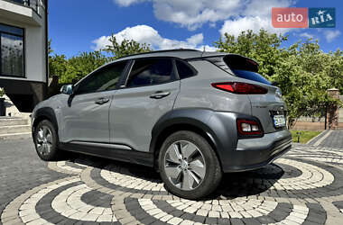 Внедорожник / Кроссовер Hyundai Kona Electric 2020 в 