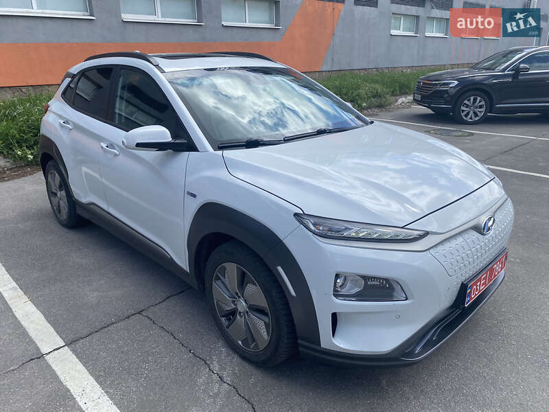 Внедорожник / Кроссовер Hyundai Kona Electric 2019 в 