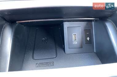 Позашляховик / Кросовер Hyundai Kona Electric 2020 в 