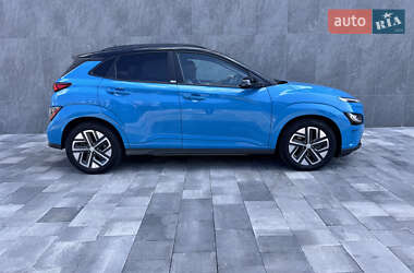 Позашляховик / Кросовер Hyundai Kona Electric 2021 в 