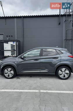 Позашляховик / Кросовер Hyundai Kona Electric 2019 в 