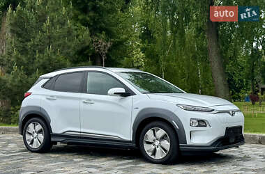 Внедорожник / Кроссовер Hyundai Kona Electric 2020 в 