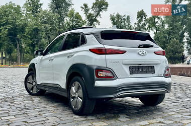 Внедорожник / Кроссовер Hyundai Kona Electric 2020 в 