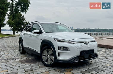 Внедорожник / Кроссовер Hyundai Kona Electric 2020 в 