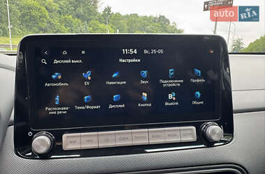 Внедорожник / Кроссовер Hyundai Kona Electric 2020 в 