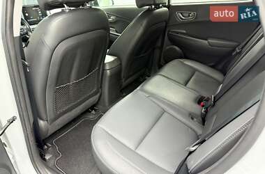 Внедорожник / Кроссовер Hyundai Kona Electric 2019 в 