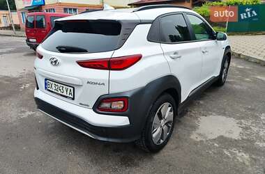 Внедорожник / Кроссовер Hyundai Kona Electric 2019 в 