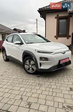Внедорожник / Кроссовер Hyundai Kona Electric 2020 в 