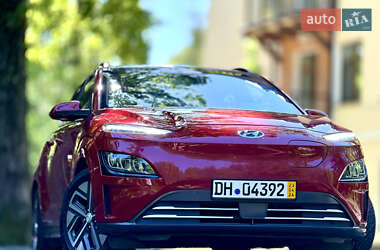 Внедорожник / Кроссовер Hyundai Kona Electric 2022 в 